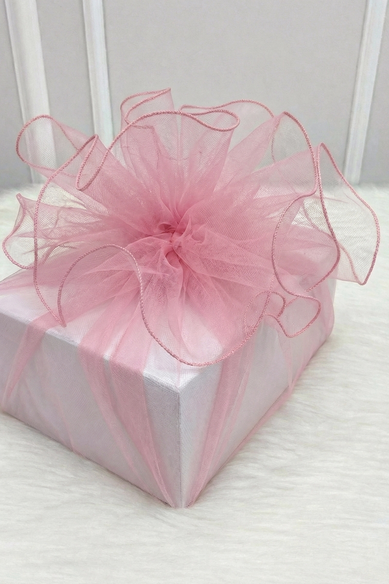 Bebe Pembe Süsleme Tülü Overlok Kenarlı, Bohça Çeyiz Gelin Nişan Nikah Valiz Hediye Süsü 100x100cm