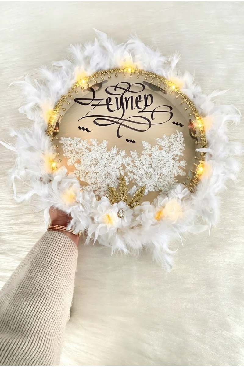 Beyaz Ledli Gelin Tefi 32cm, Lüx Aplik Çiçekli Tüylü Ve Parlak Taş Süslemeli, Düğün Kına Nedime Bride Sünnet