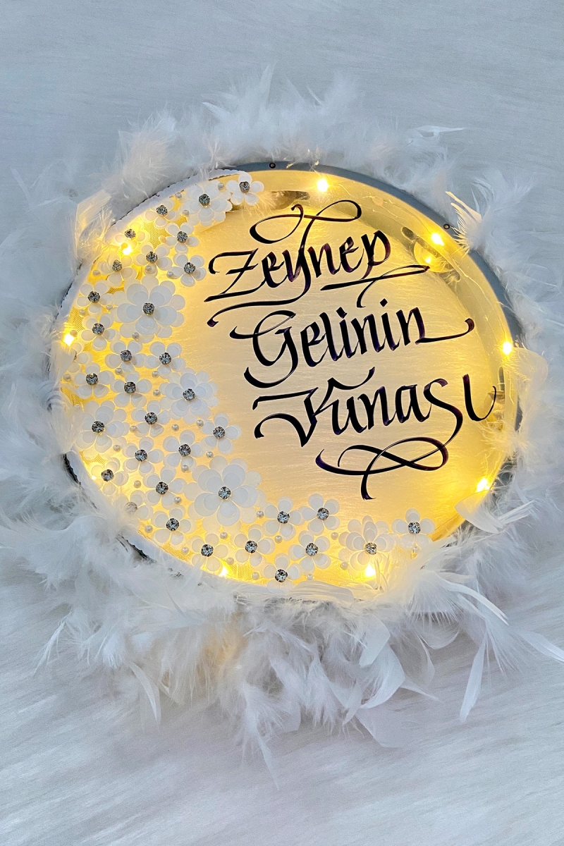 Beyaz Ledli Şeffaf Gelin Tefi 32cm, 3 Boyut Çiçek Parlak Taş Tüy, Düğün Kına Nedime Bride Parti Defi