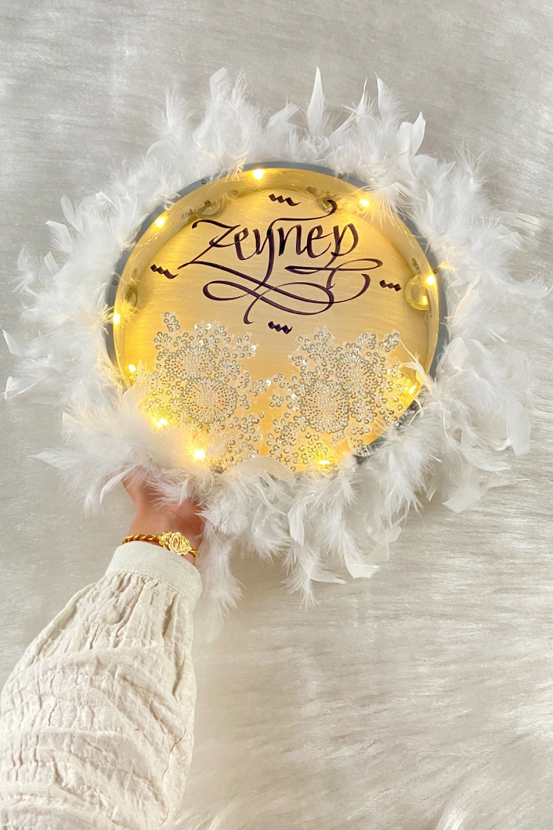 Beyaz Ledli Şeffaf Kaligrafi Gelin Tefi 30cm Vip Güpürlü Ve Tüylü Düğün Kına Nedime Bride Parti