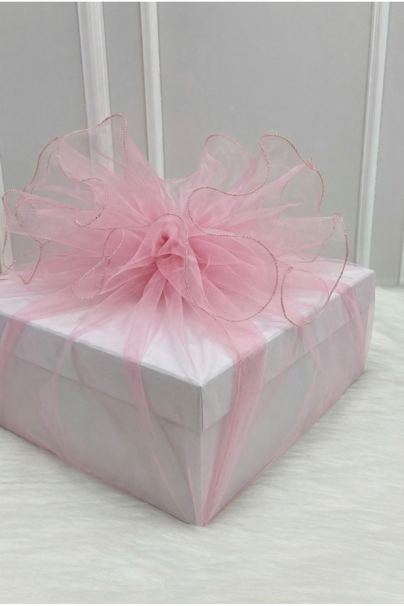 Bohça Süsleme Tülü Bebe Pembe, Gold Overlok Kenar Çeyiz Gelin Damat Nişan Valiz Hediye Süs 150x150cm