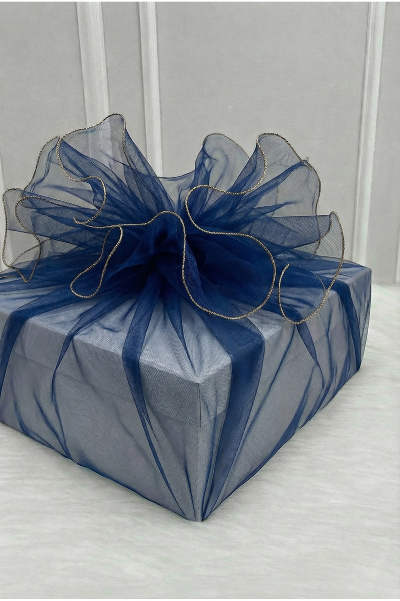 Bohça Süsleme Tülü Lacivert, Gold Overlok Kenar, Çeyiz Gelin Damat Nişan Valiz Hediye Süs 150x150cm