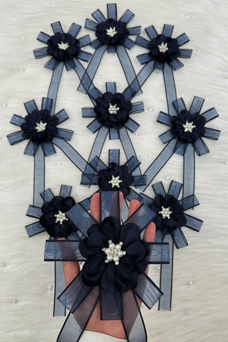 Broşlu Lacivert Bohça Süsü, Gelin Damat Çeyiz Düğün Nişan Konvoy Gelin Arabası Sünnet Kına Süs 1Adet