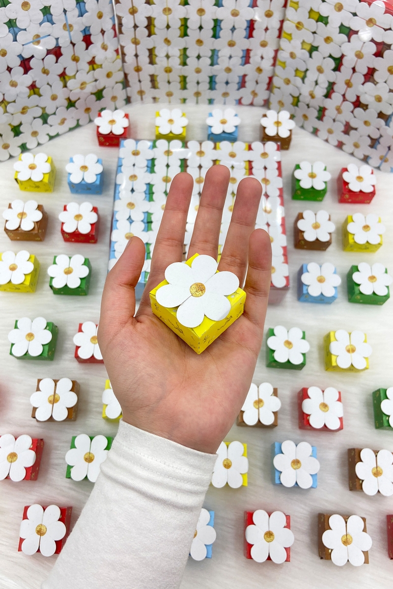 Dağıtmalık Hediyelik Papatya Desen Kutu Kına, 50 Adet, Düğün, Kına, Söz, Nişan, Nikah, Karışık Renk