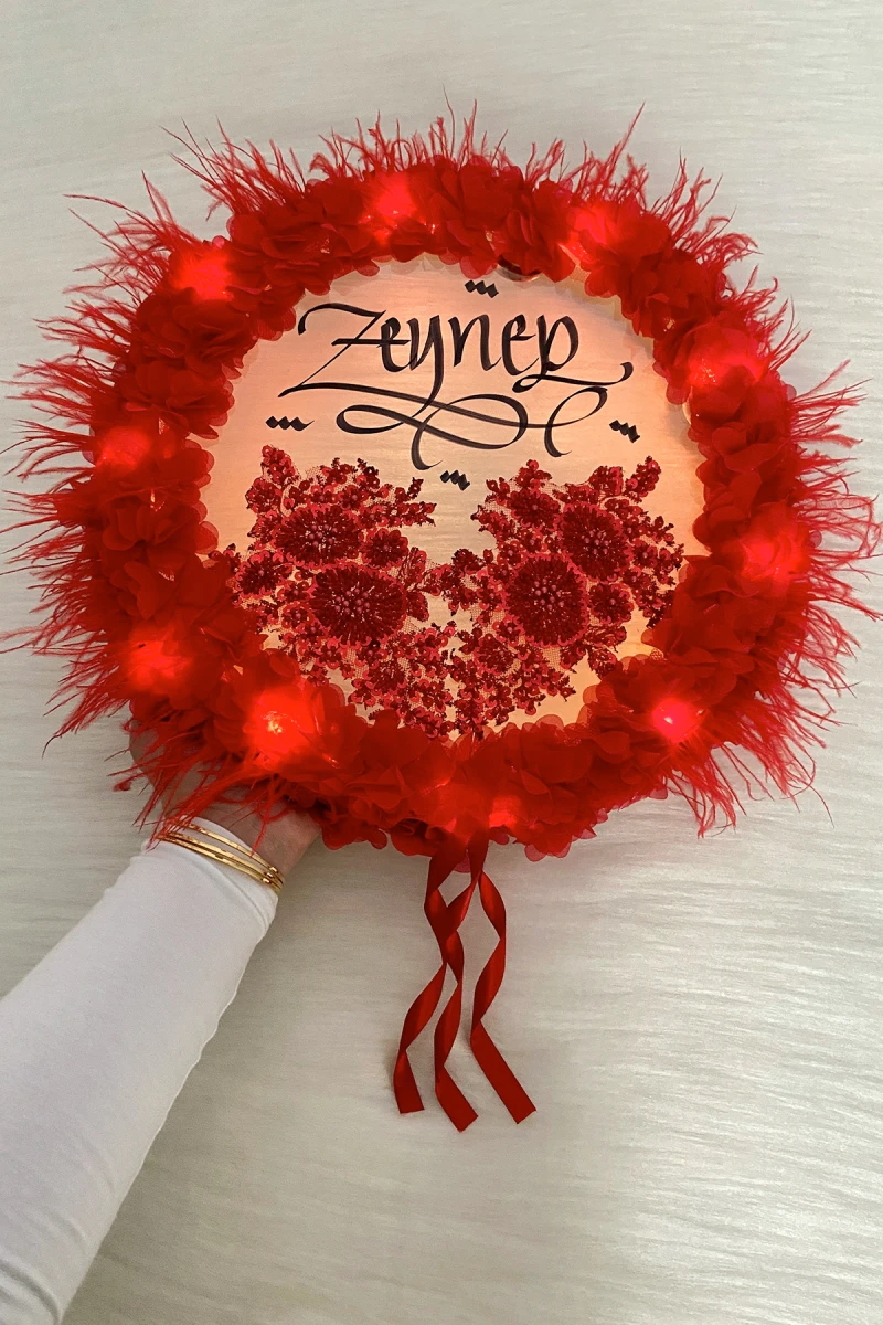 Kırmızı Ledli Gelin Tefi 32cm, Üç Boyutlu Çiçekli Parlak Taş Ve Tüy Süslemeli, Düğün Kına Gecesi Nedime Bride Sünnet