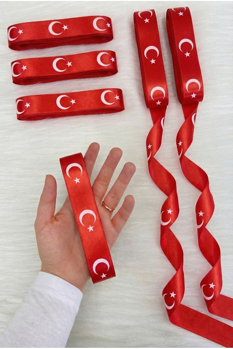 Kırmızı Saten Ay Yıldız Baskılı Kurdele 3 Cm 10 Mt, Hediye Süsleme Bayram Asker Merasim Sünnet Düğün