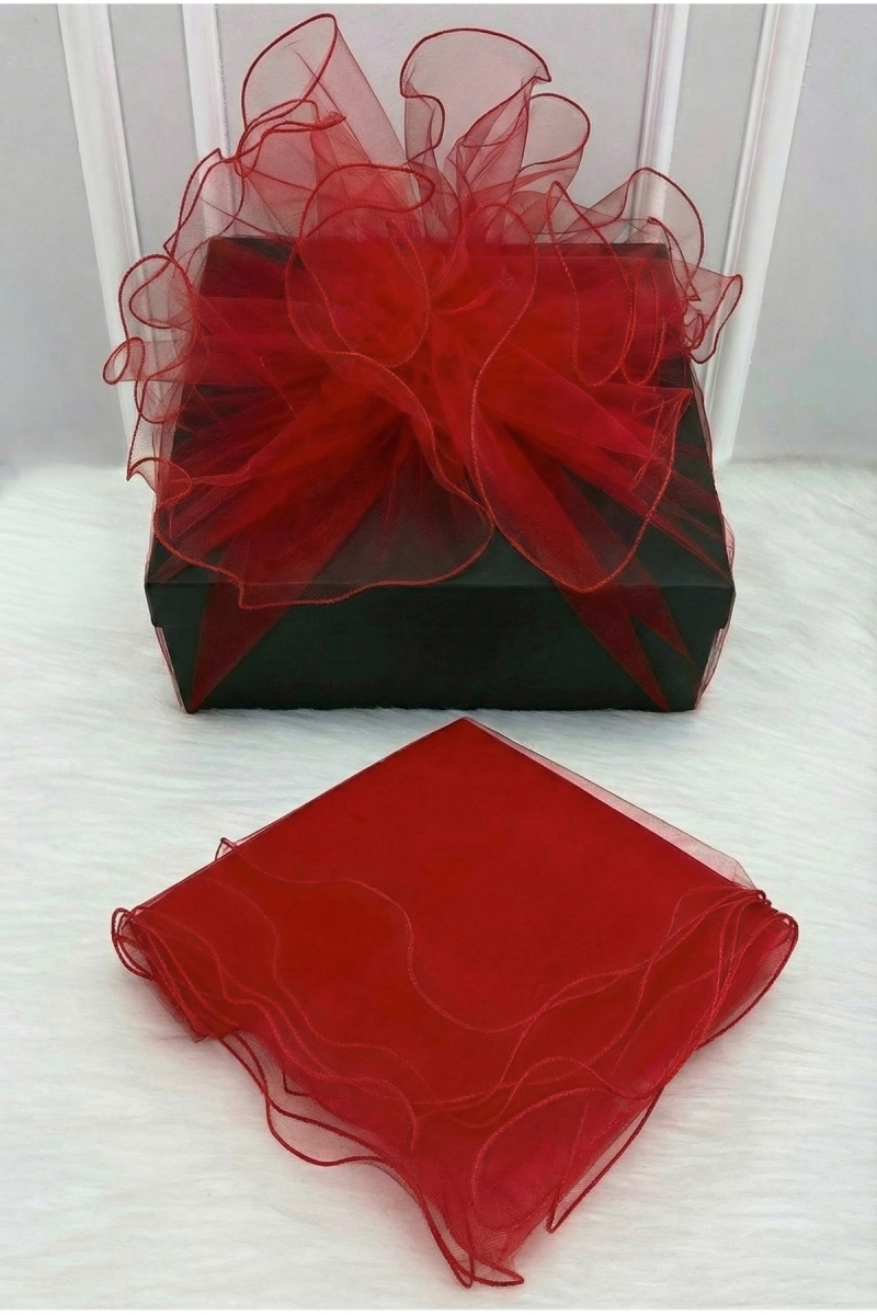 Kırmızı Süsleme Tülü, Kırmızı Kenar Bohça Çeyiz Gelin Damat Nişan Nikah Valiz Hediye Süsü 150x150cm