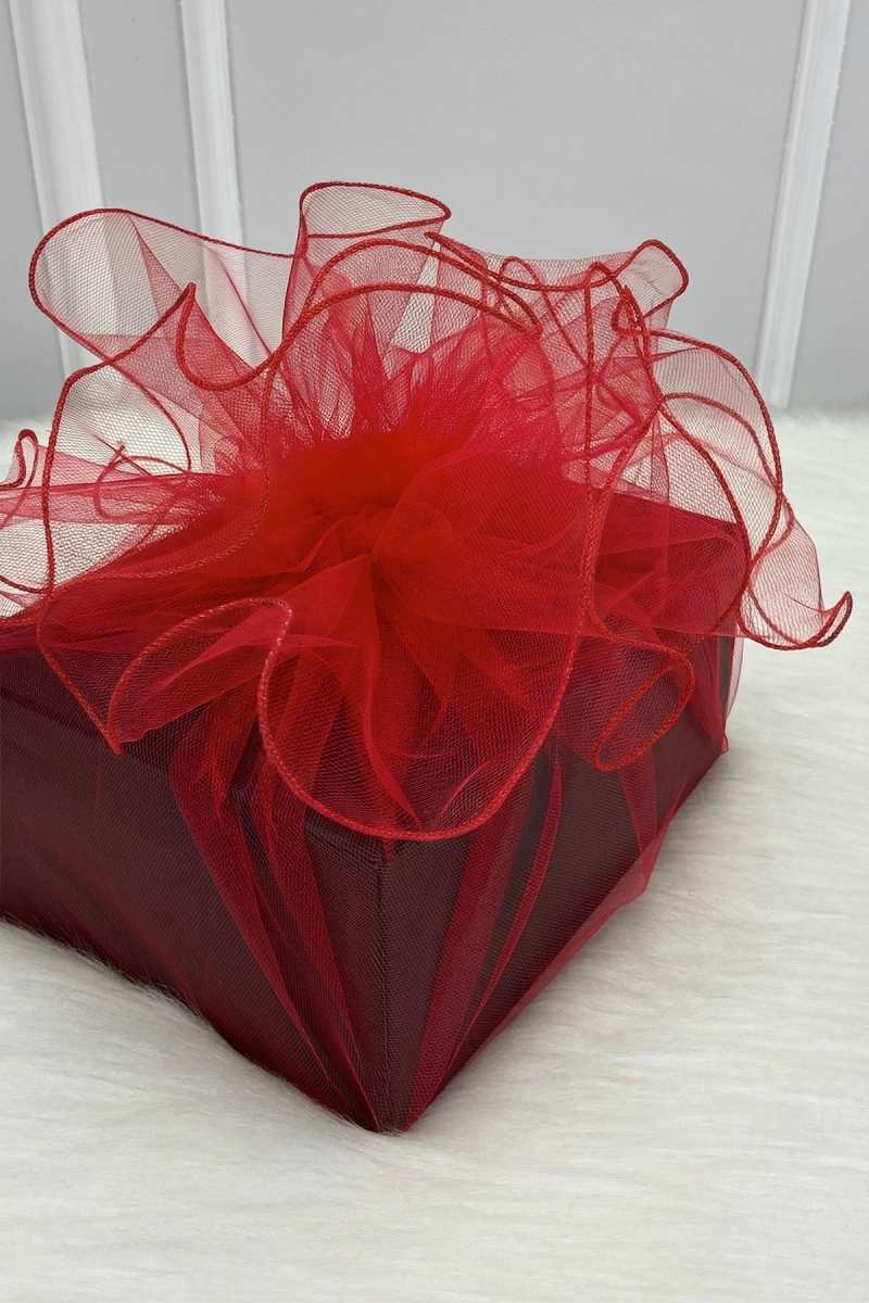 Kırmızı Süsleme Tülü Overlok Kenar, Bohça Çeyiz Gelin Damat Nişan Nikah Valiz Hediye Süsü 100x100cm