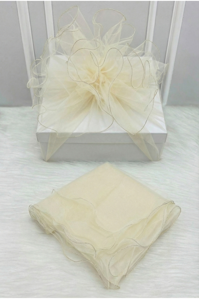 Krem Süsleme Tülü, Gold Kenar Bohça Çeyiz Gelin Damat Söz Nişan Nikah Valiz Hediye Süsü 150x150cm