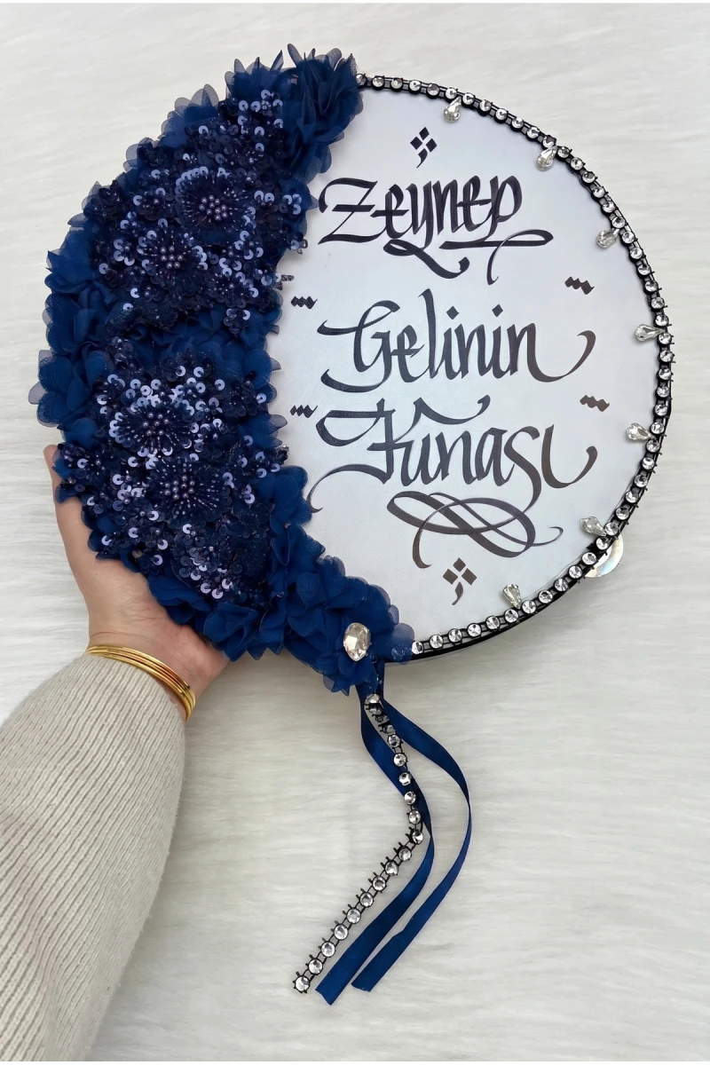 Lacivert Kaligrafi Gelin Tefi 32cm, Vip Güpürlü, Parlak Taş Ve 3d Çiçek Düğün Kına Sünnet Nedime Bride Parti Defi
