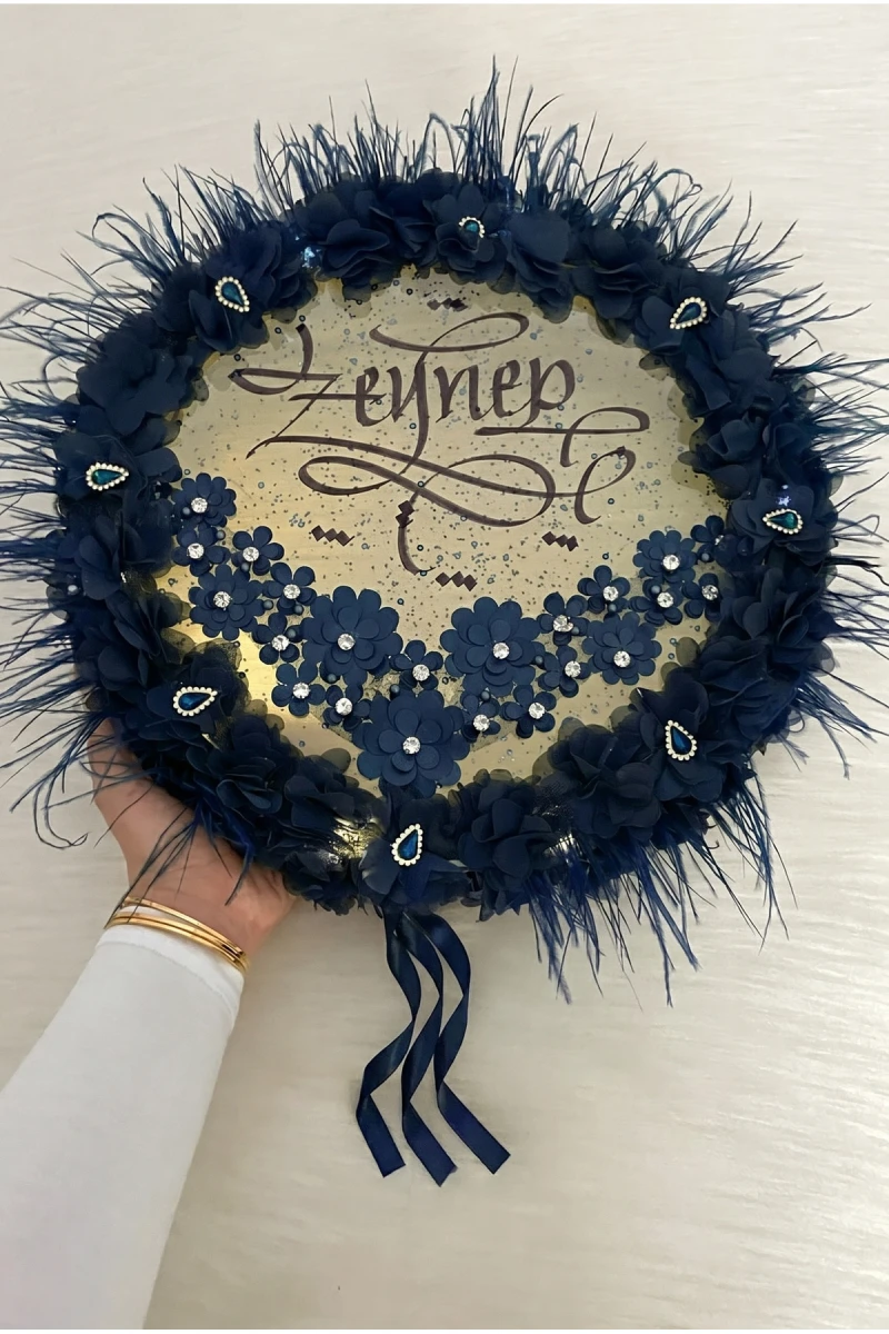 Lacivert Ledli Gelin Tefi 32cm, Üç Boyutlu Çiçekli Tüylü Ve Parlak Taş Süslemeli, Düğün Kına Gecesi Nedime Bride Sünnet