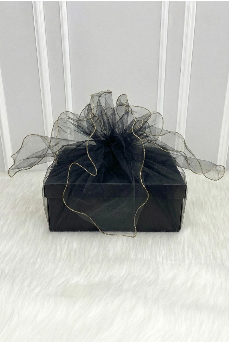 Siyah Süsleme Tülü, Gold Kenar Bohça Çeyiz Gelin Damat Söz Nişan Nikah Valiz Hediye Süsü 150x150cm