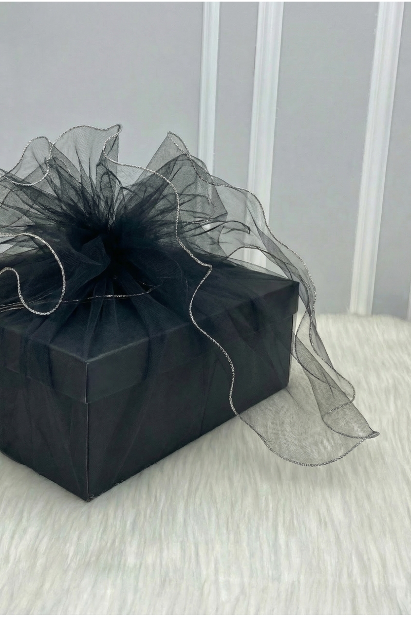 Siyah Süsleme Tülü, Gümüş Kenar Bohça Çeyiz Gelin Damat Söz Nişan Nikah Valiz Hediye Süsü 150x150cm