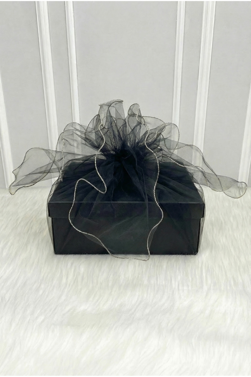 Siyah Süsleme Tülü, Gümüş Kenar Bohça Çeyiz Gelin Damat Söz Nişan Nikah Valiz Hediye Süsü 150x150cm