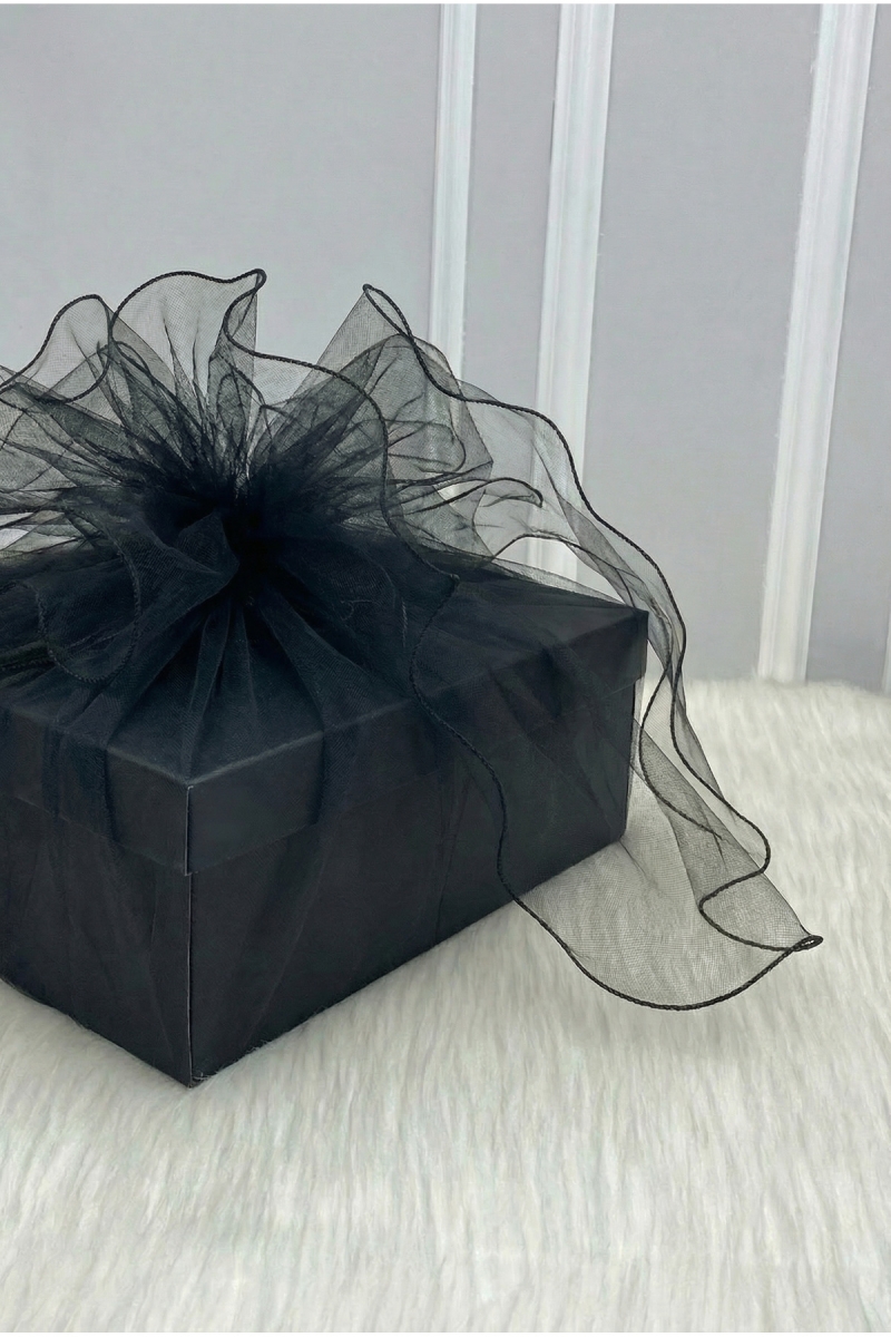 Siyah Süsleme Tülü, Overlok Kenar Bohça Çeyiz Gelin Damat Söz Nişan Nikah Valiz Hediye Süs 150x150cm