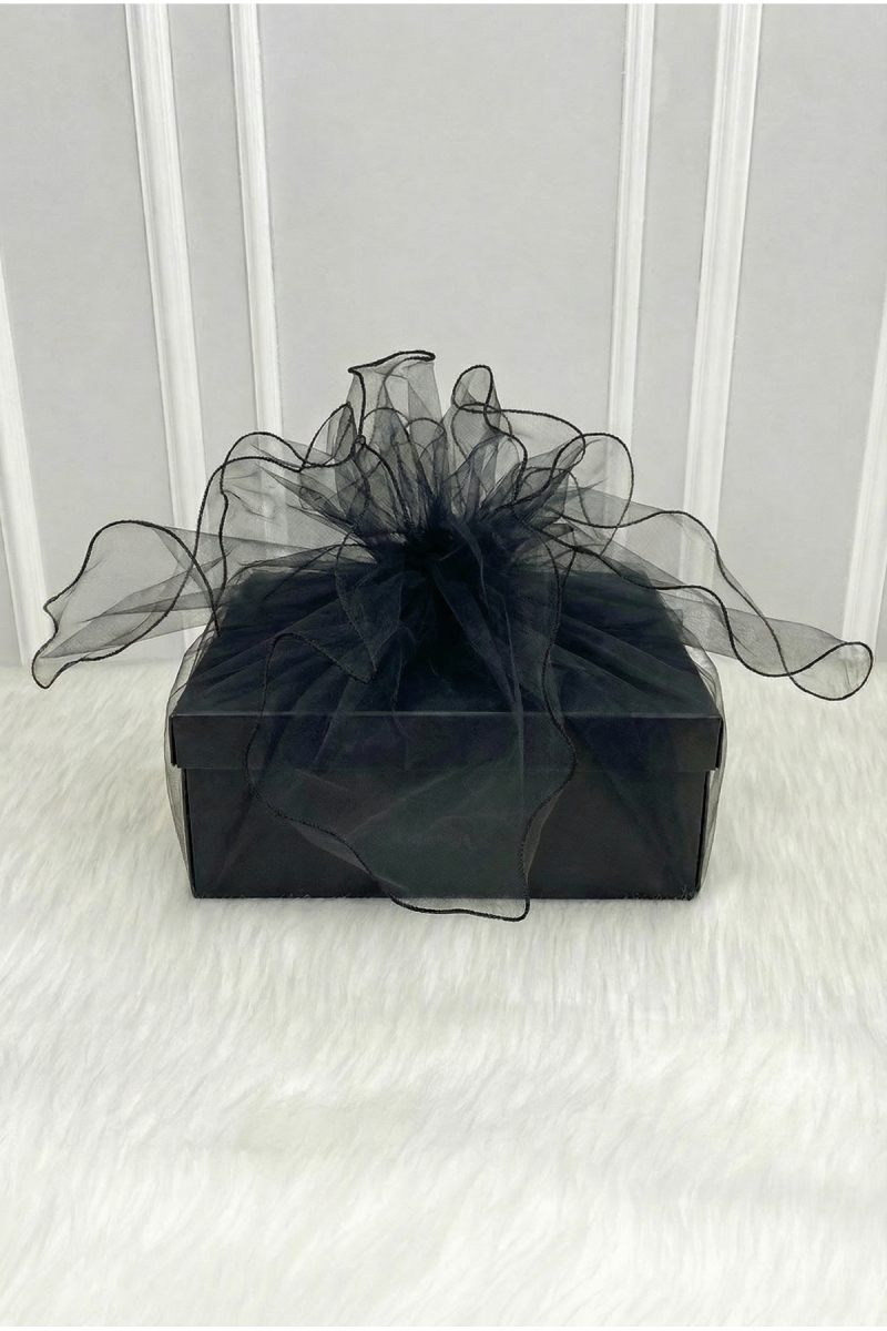 Siyah Süsleme Tülü, Overlok Kenar Bohça Çeyiz Gelin Damat Söz Nişan Nikah Valiz Hediye Süs 150x150cm