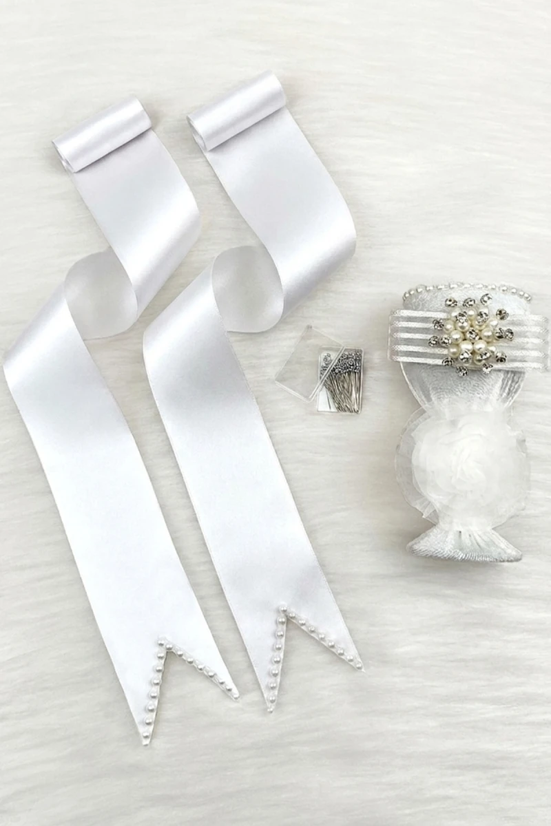 Takı Kurdele Seti, Beyaz Broşlu İğnelik, Beyaza Beyaz İncili Gelin Damat Takı Kemeri, 100 Adet İğne, Düğün Kına Gecesi Nişan Nikah Söz Sünnet