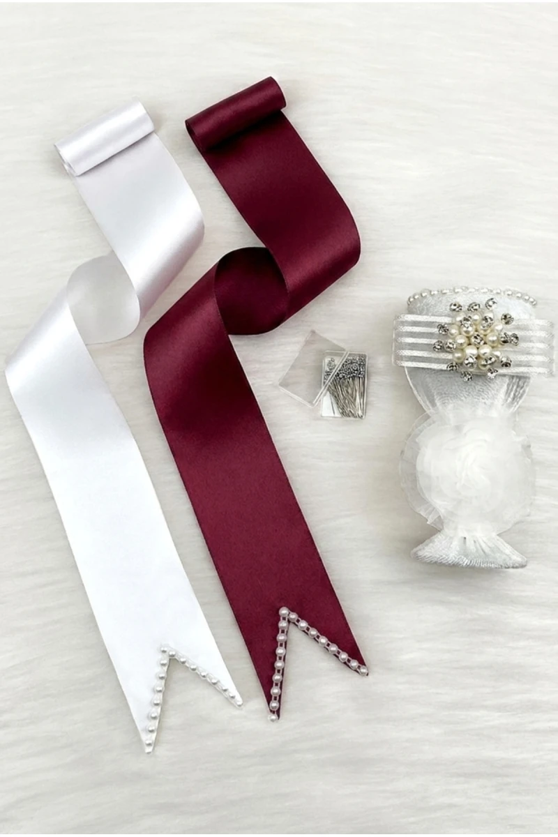 Takı Kurdele Seti, Beyaz Broşlu İğnelik, Bordo Beyaz İncili Gelin Damat Takı Kemeri, 100 Adet İğne, Düğün Kına Gecesi Nişan Nikah Söz Sünnet