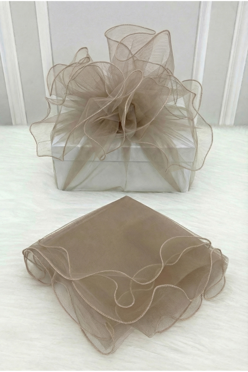 Vizon Süsleme Tülü Overlok Kenarlı, Bohça Çeyiz Gelin Damat Nişan Nikah Valiz Hediye Süsü 100x100cm