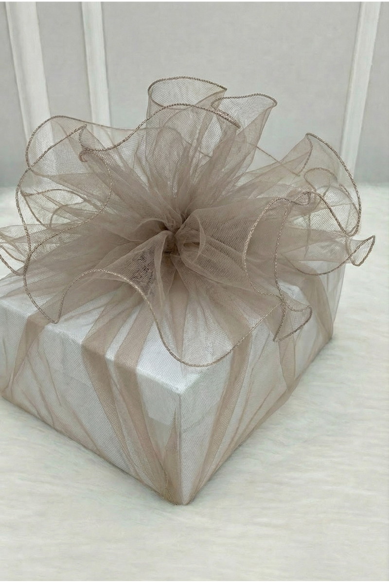 Vizon Süsleme Tülü Overlok Kenarlı, Bohça Çeyiz Gelin Damat Nişan Nikah Valiz Hediye Süsü 100x100cm