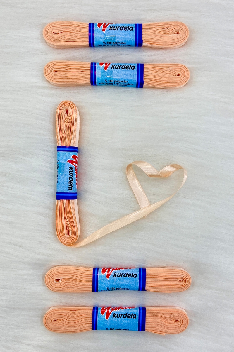 Yavruağzı Saten Kurdele 1 Cm 10 Metre, Bohça Çeyiz Özel Gün Hediye Süsleme Kurdelesi