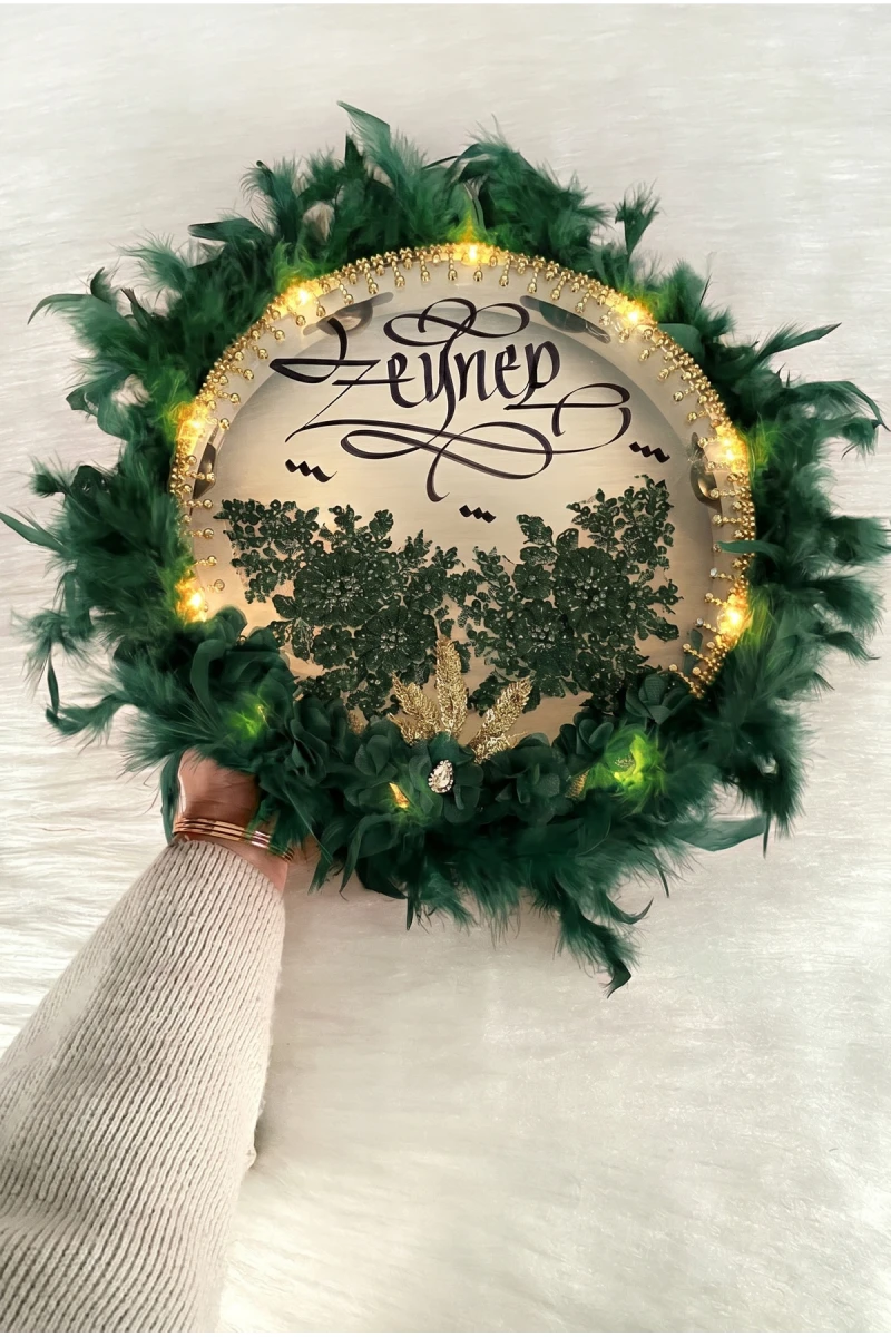 Zümrüt Yeşili Ledli Gelin Tefi 32cm, Lüx Aplik Çiçekli Tüylü Ve Parlak Taş Süslemeli, Düğün Kına Nedime Bride Sünnet