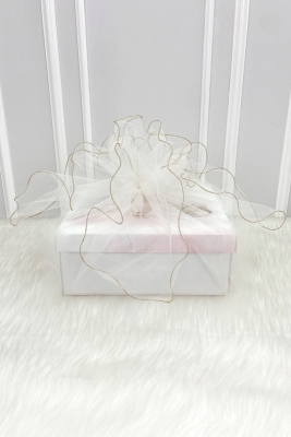 Beyaz Süsleme Tülü, Gold Kenar Bohça Çeyiz Gelin Damat Söz Nişan Nikah Valiz Hediye Süsü 150x150cm