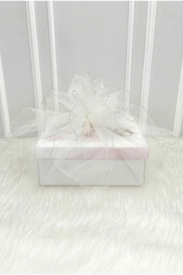Beyaz Süsleme Tülü, Gümüş Kenar Bohça Çeyiz Gelin Damat Söz Nişan Nikah Valiz Hediye Süsü 150x150cm