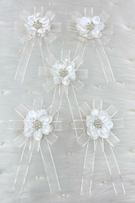 Broşlu Beyaz Bohça Süsü, Gelin Damat Çeyiz Düğün Nişan Konvoy Gelin Arabası Sünnet Kına Süsü 1 Adet