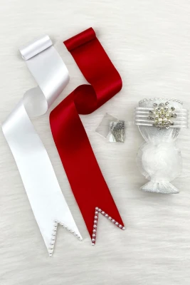 Takı Kurdele Seti, Beyaz Broşlu İğnelik, Kırmızı Beyaz İncili Gelin Damat Takı Kemeri, 100 Adet İğne, Düğün Kına Gecesi Nişan Nikah Söz Sünnet